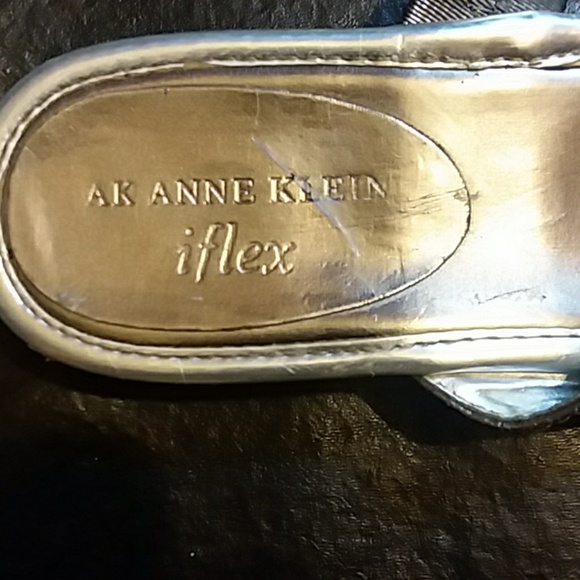 Sandals - Picture 2 of 4